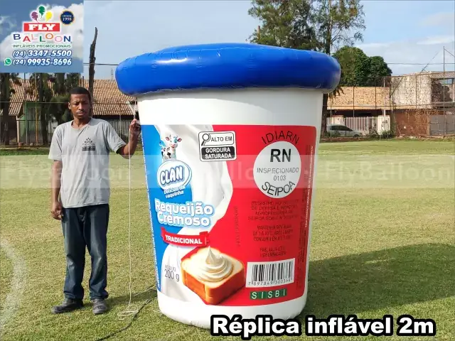 Réplica inflável gigante promocional requeijão cremoso Clan