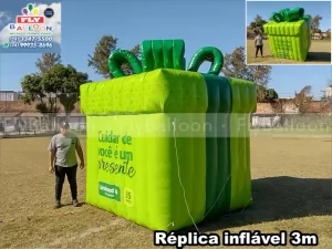 replica inflável gigante promocional caixa presente unimed sul capixaba